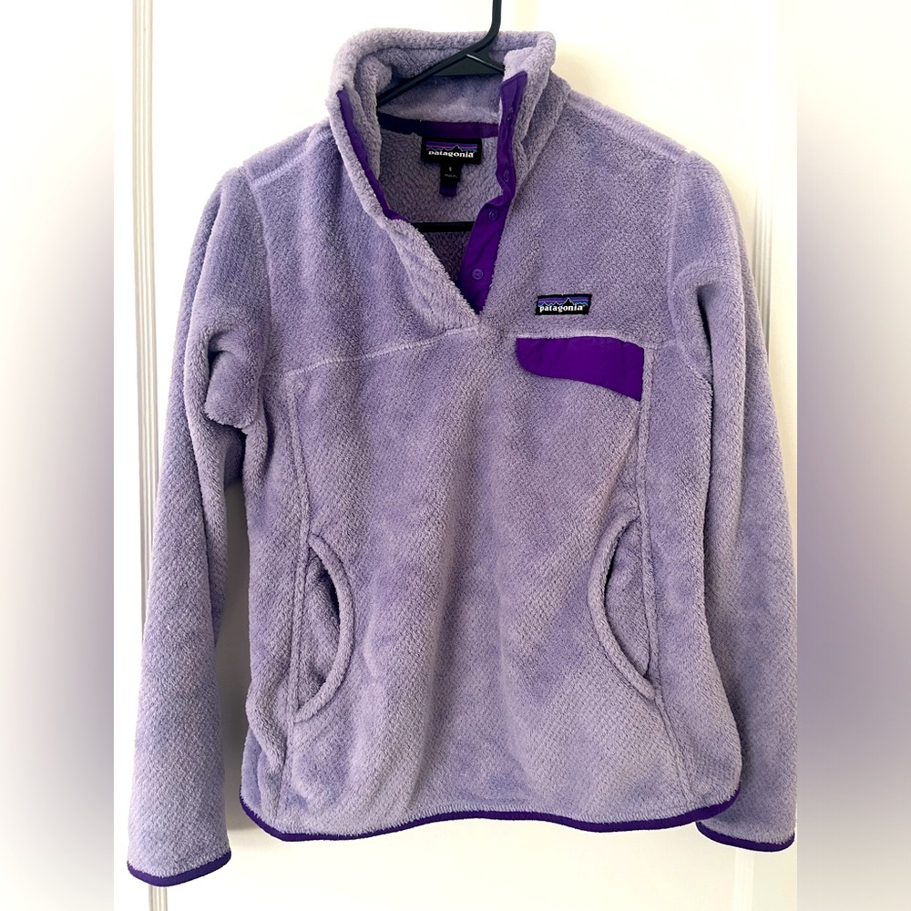 PATAGONIA Women’s Snap-T Pullover in Lavender, size Small.